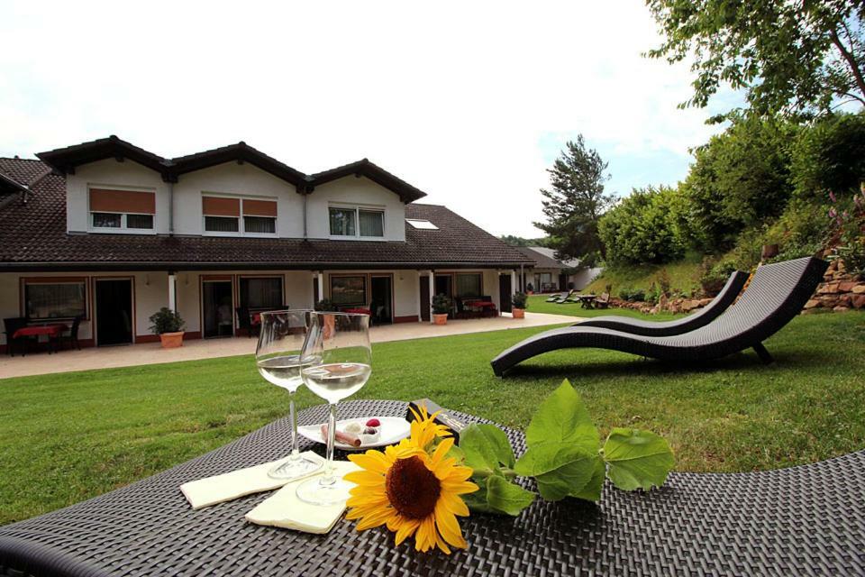 Pension Bergterrasse Annweiler am Trifels Exterior foto